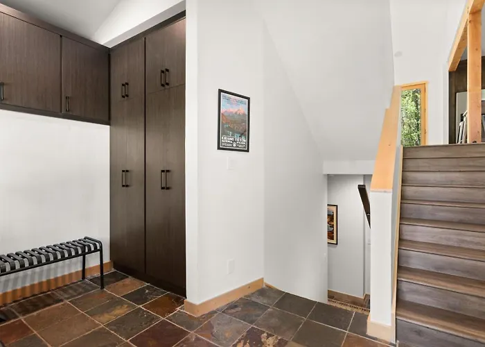 Rmr: Moose Creek 28 Townhome In
