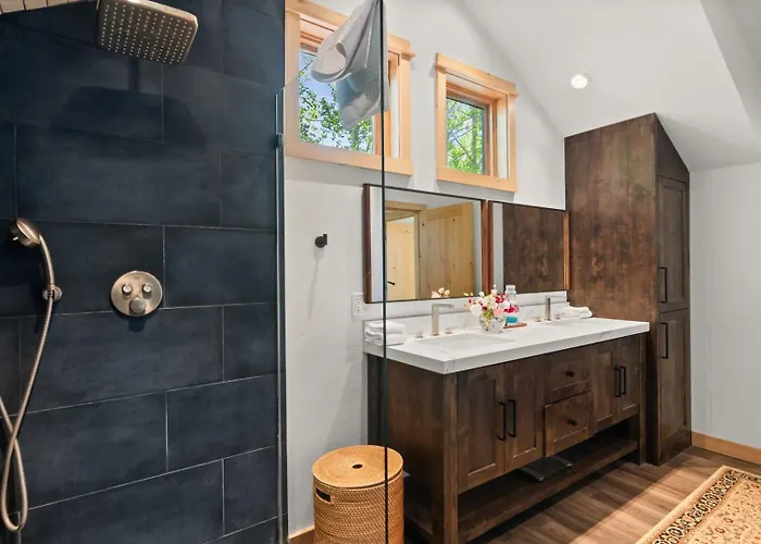 Rmr: Moose Creek 28 Townhome In